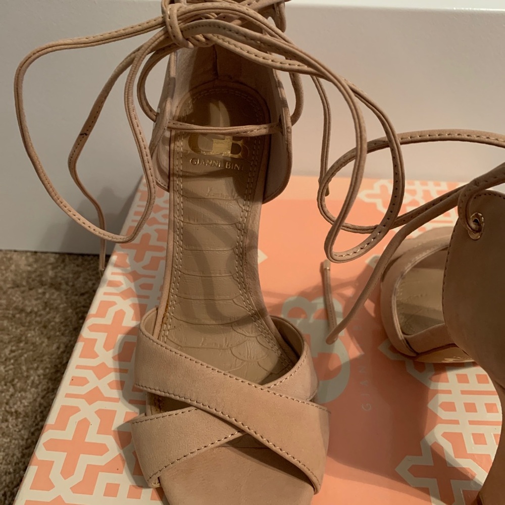 Size 5.5 Gianni Bini strappy suede-like 4” heels.